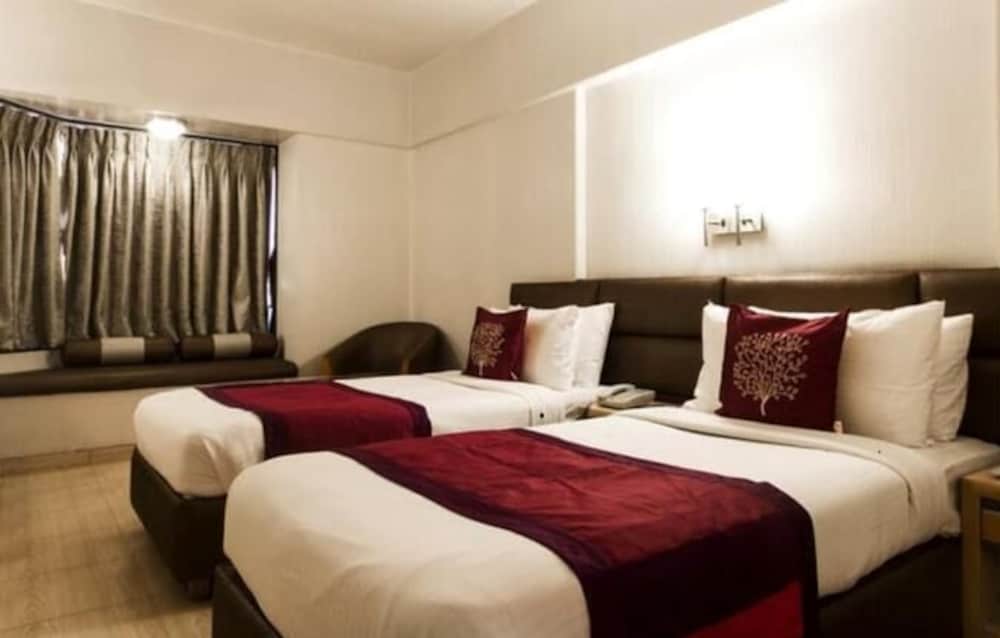 Hotel Suncity Residency 7/19