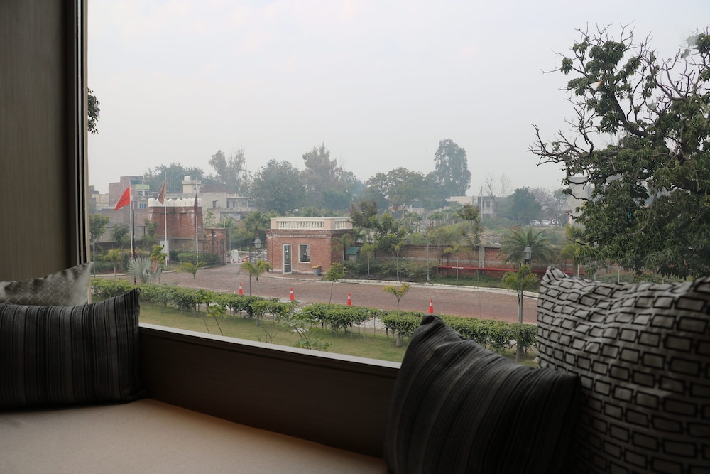 Welcomhotel by ITC Hotels, Raja Sansi, Amritsar 45/50