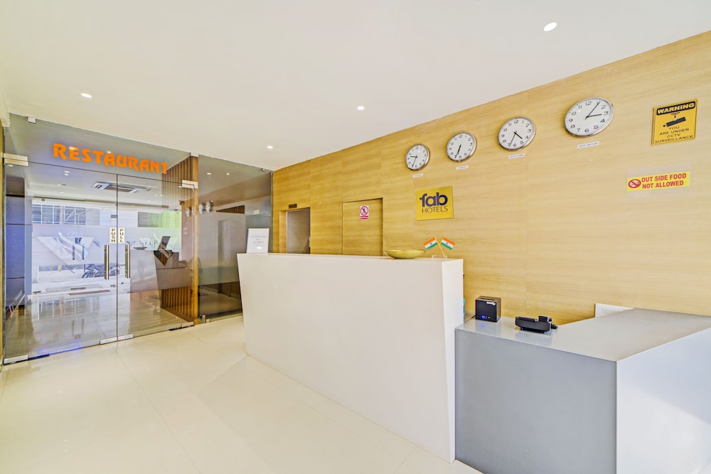 Oyo 14745 Veeraj Suites 5/50