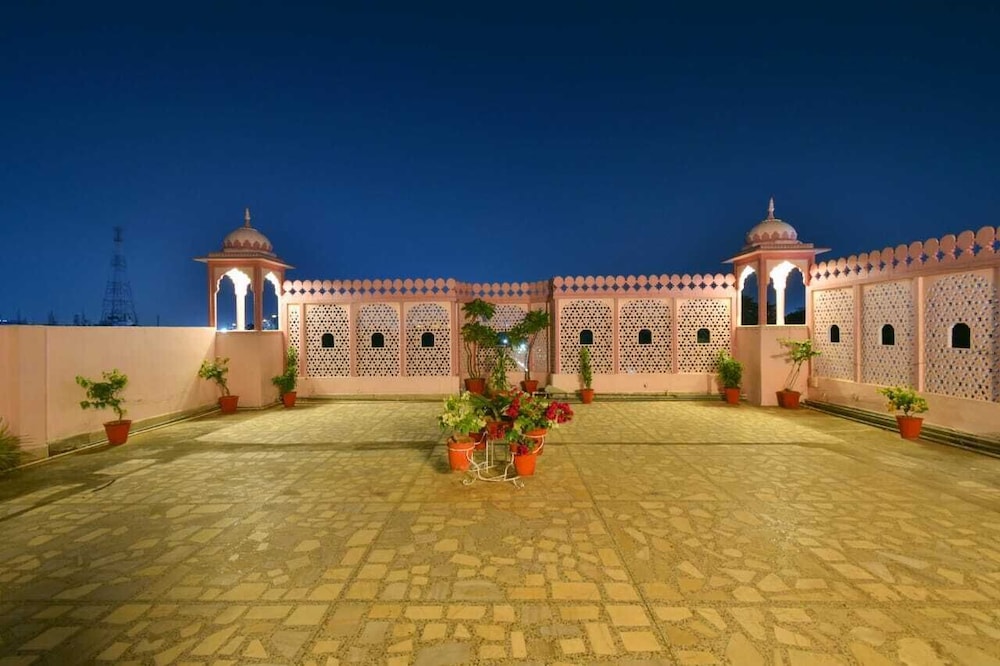 Hotel Jai Singh Palace 25/30