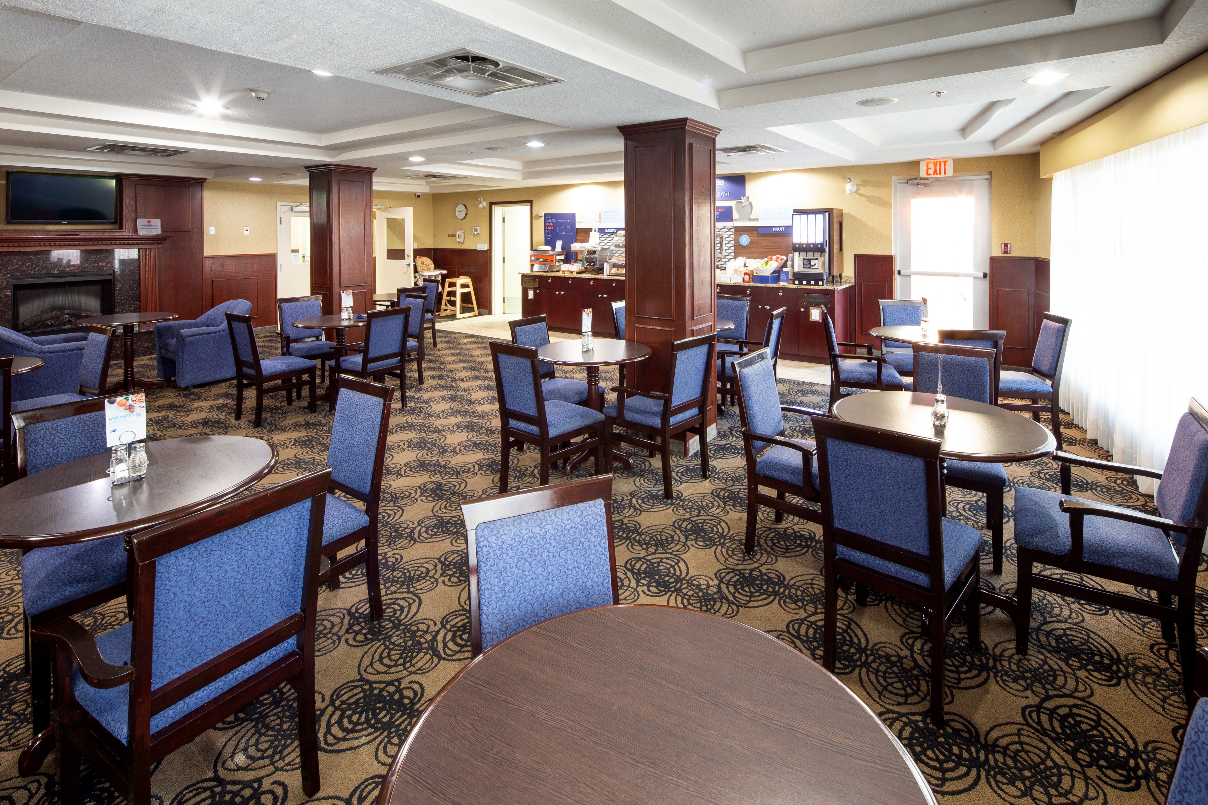 Holiday Inn Express Hotel Suites Edson 34/50