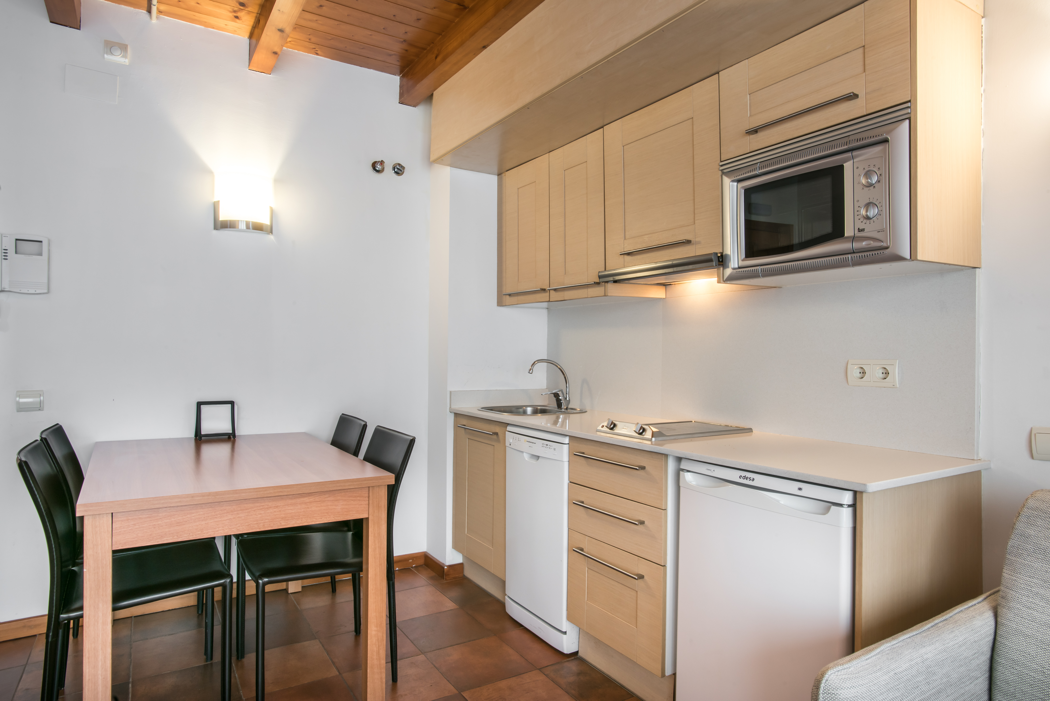 Sno Apartamentos Mont Romies Unhola 7/24