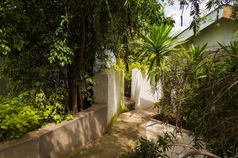 Spendwise Lodge And Apartments 36/50