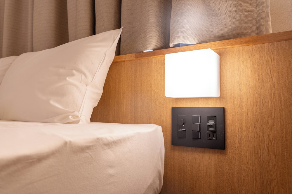 Cinnamon Hotel 33/58