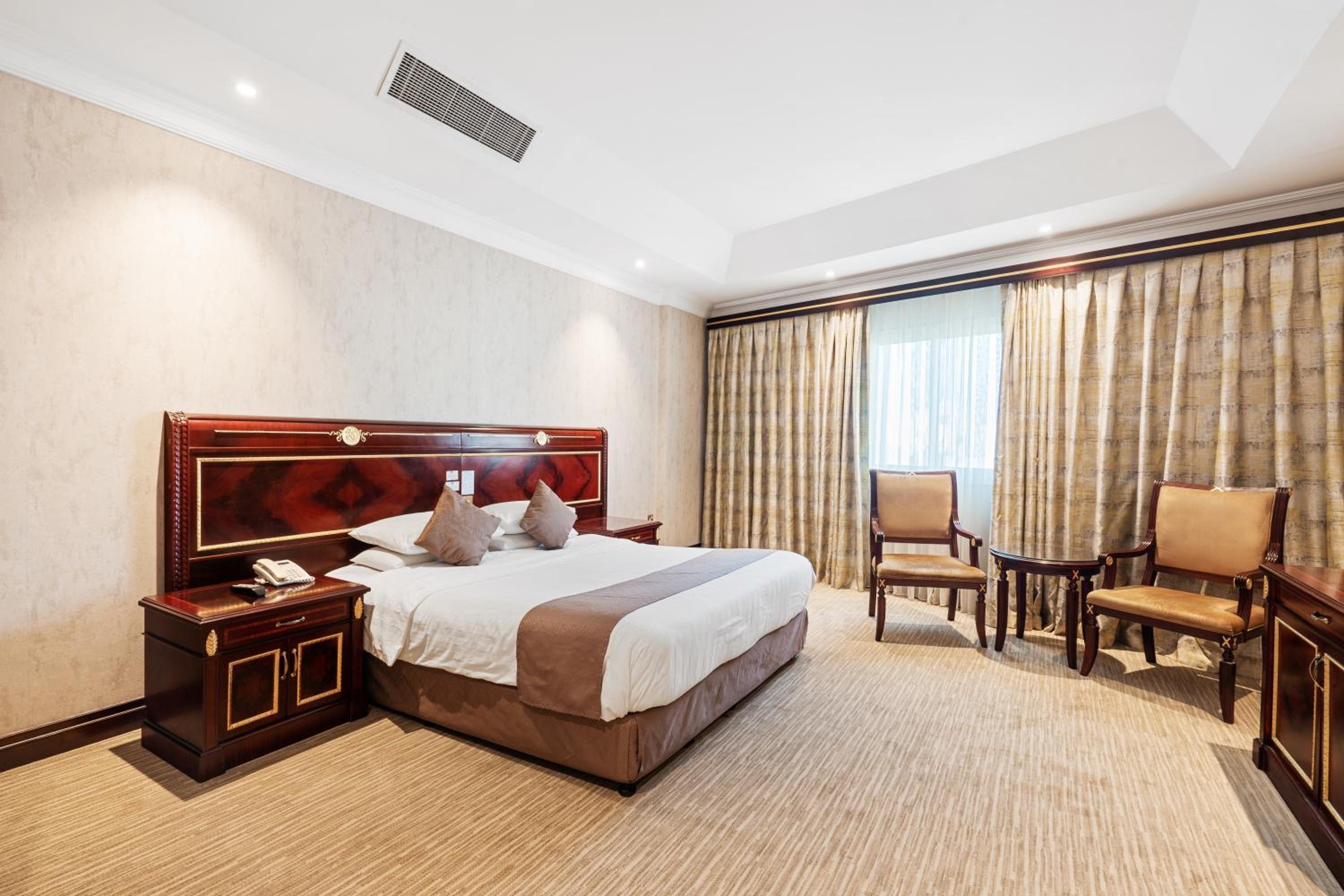 Chairmen Hotel 22/50
