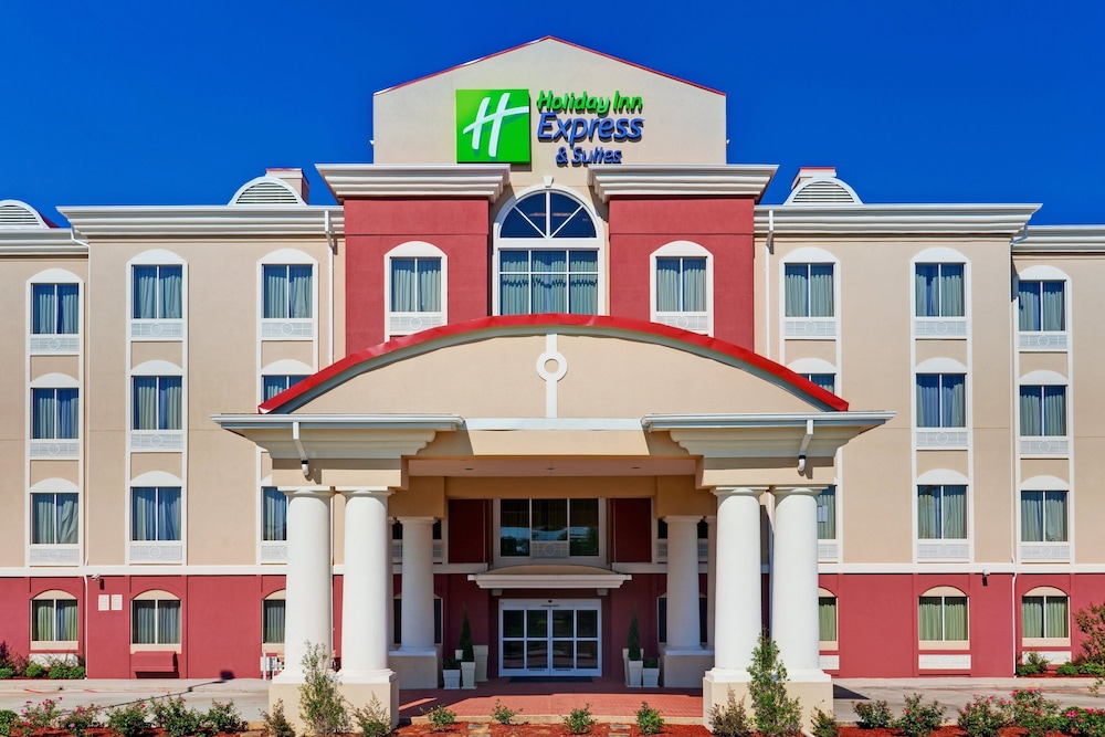 Holiday Inn Express Hotel Suites Byram 4/70