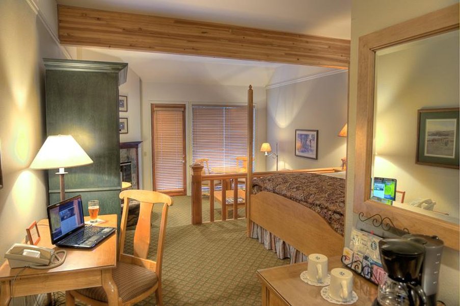 Pine Ridge Inn 24/37