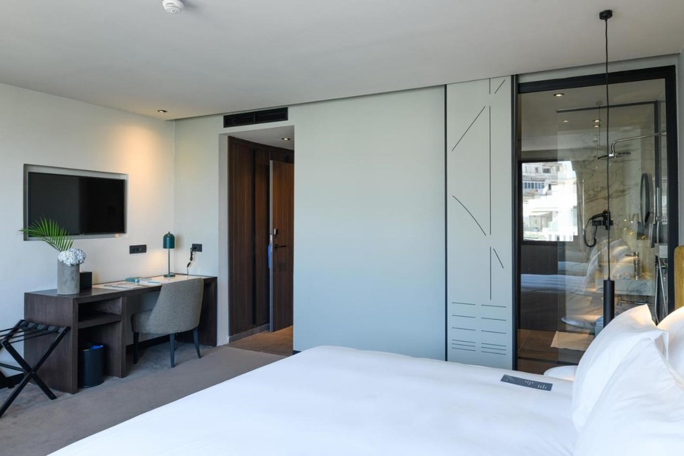 Jm Suites 10/25