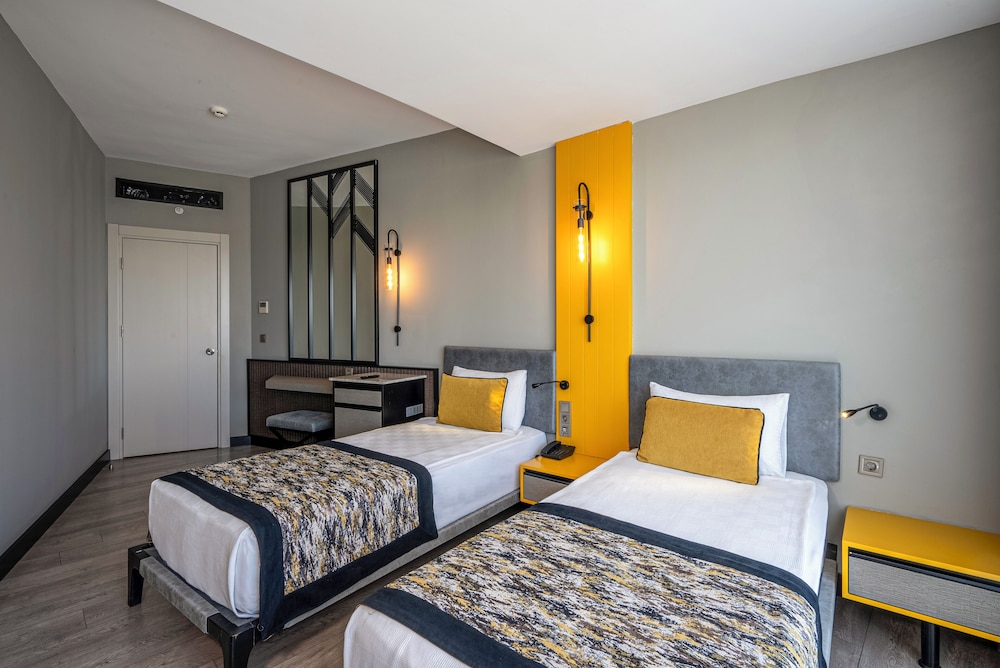 Arnor Deluxe Hotel And Spa 6/71