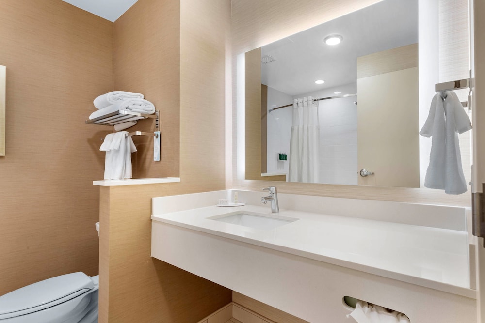 Fairfield Inn & Suites By Marriott Mebane 8/34