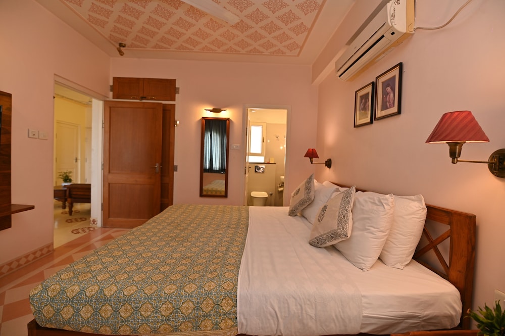 Om Niwas Suite Hotel 14/67