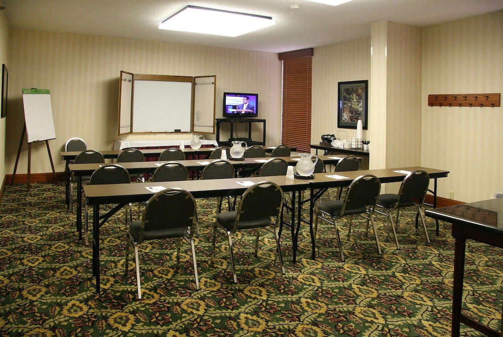 Hampton Inn Washington, PA 51/57