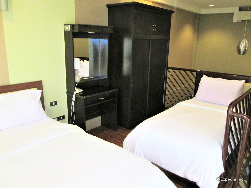 Uptown Condotel 16/73