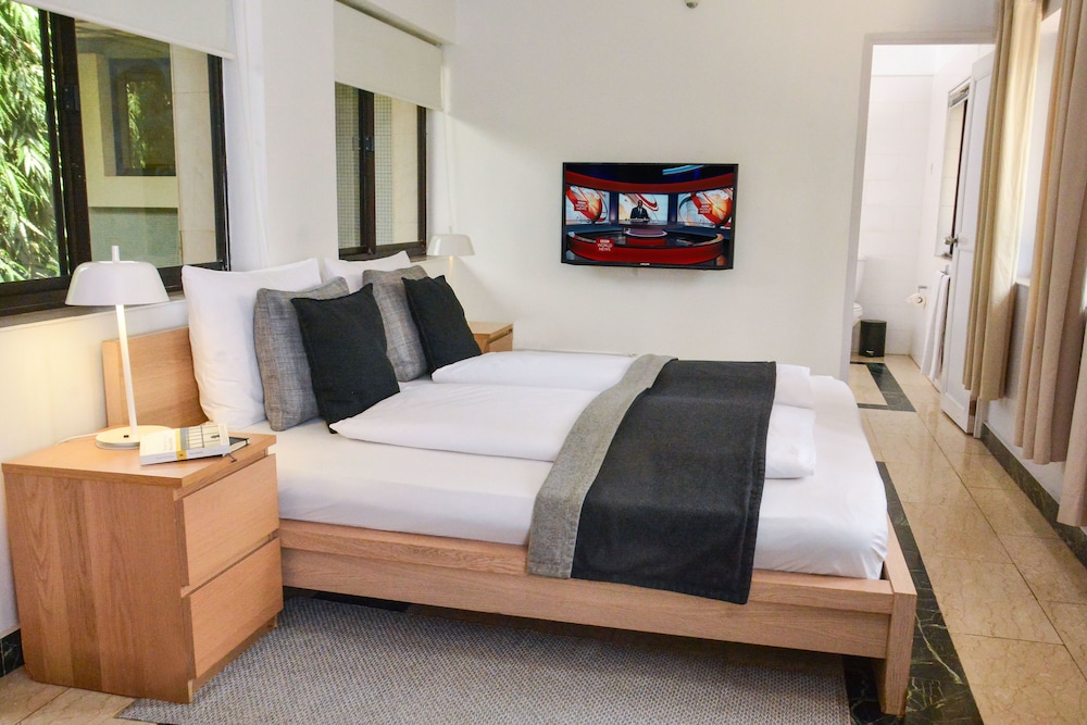 NORTHERN, SUITE