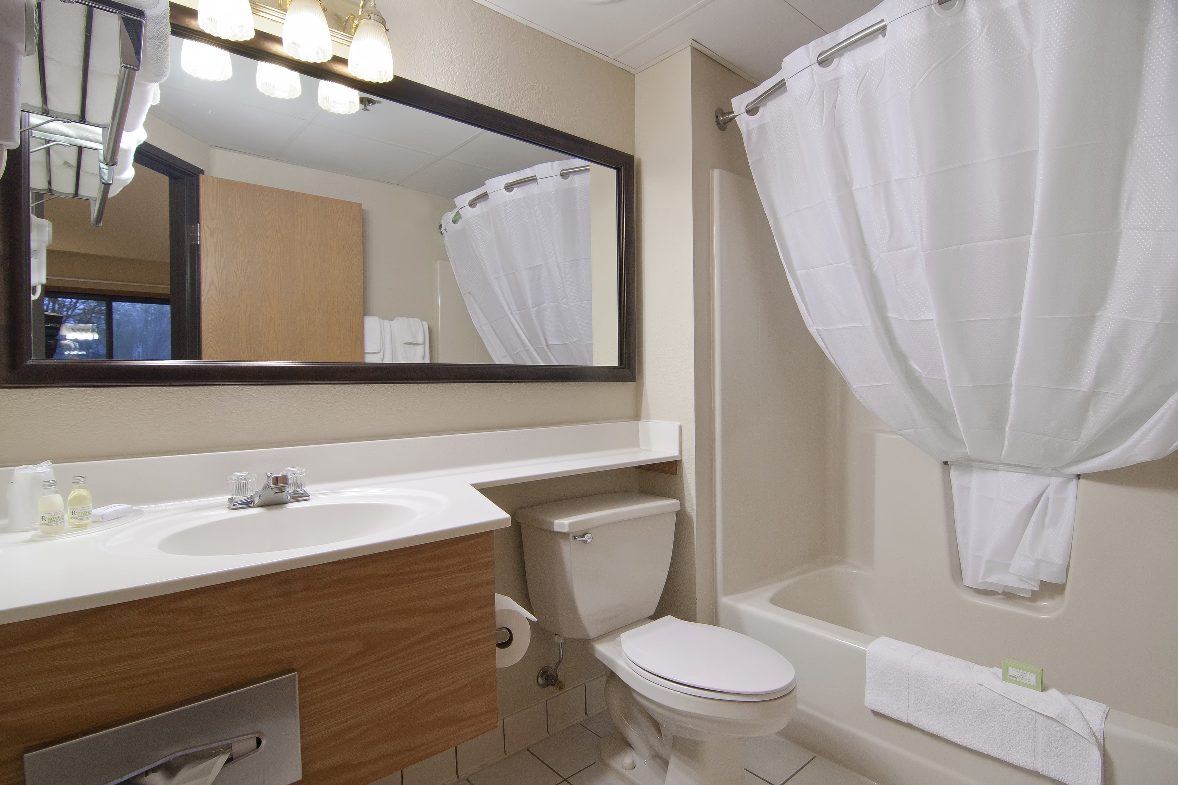 Boarders Inn Suites Faribault Mn 77/80