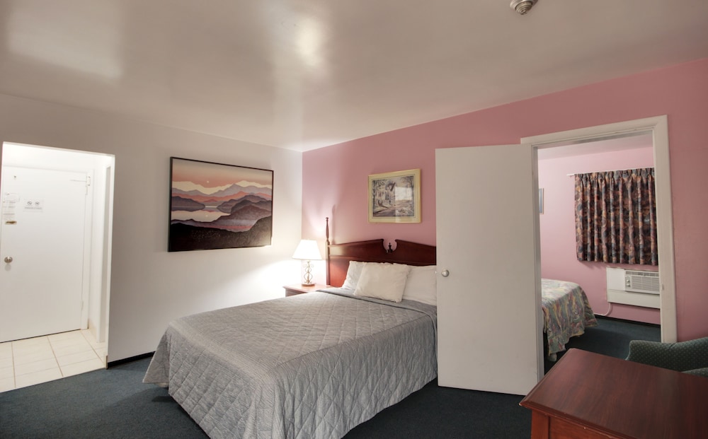 6267 Persepolis Inn 22/70