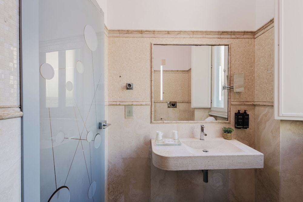 Hotel Trecento 48/50
