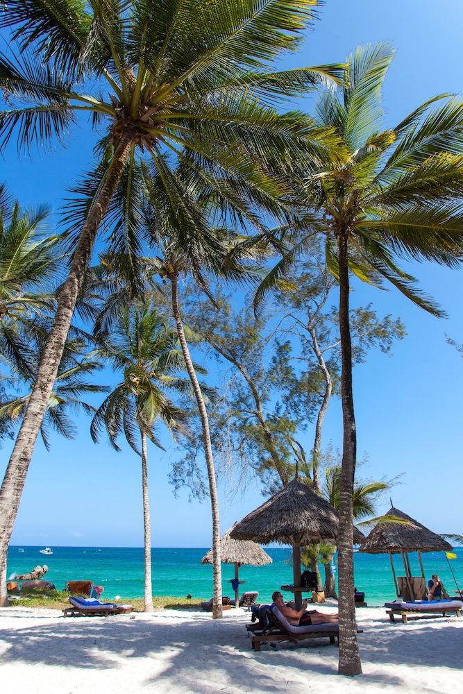 Turtle Bay Beach Club 30/40