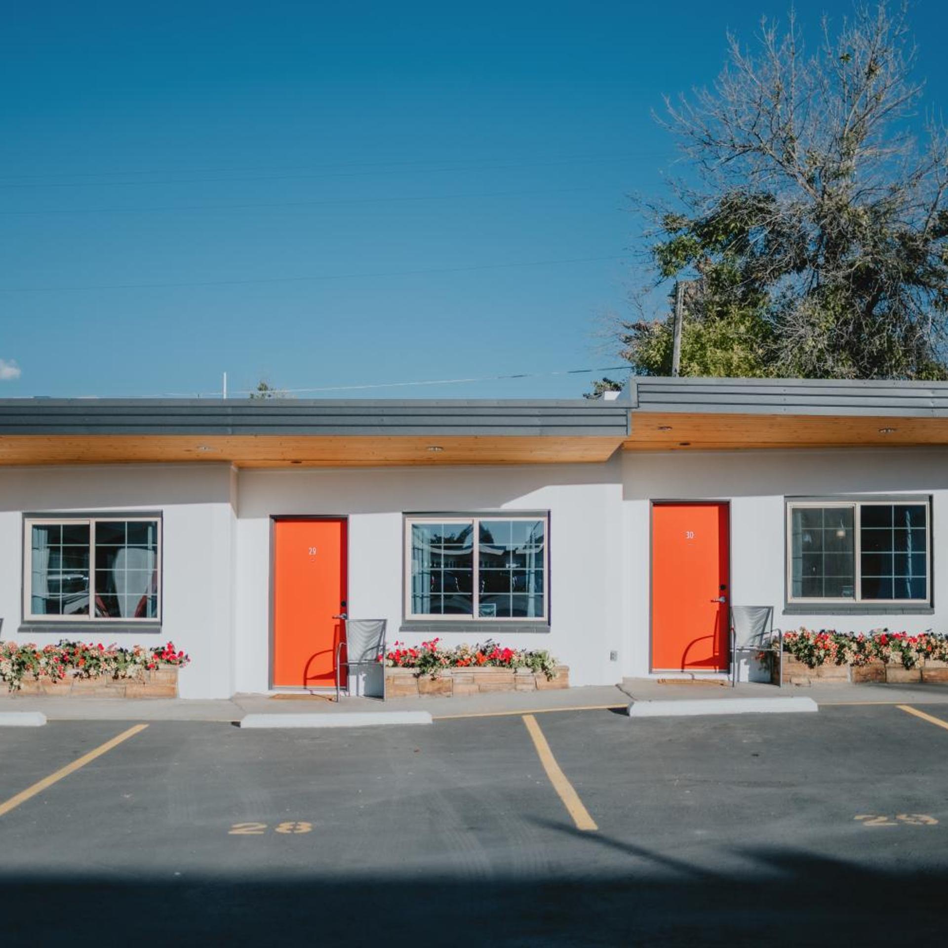 The Sapphire Motel 4/50