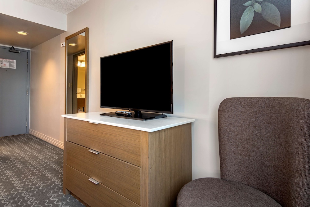 Best Western Plus Vancouver Airport Hotel 8/50