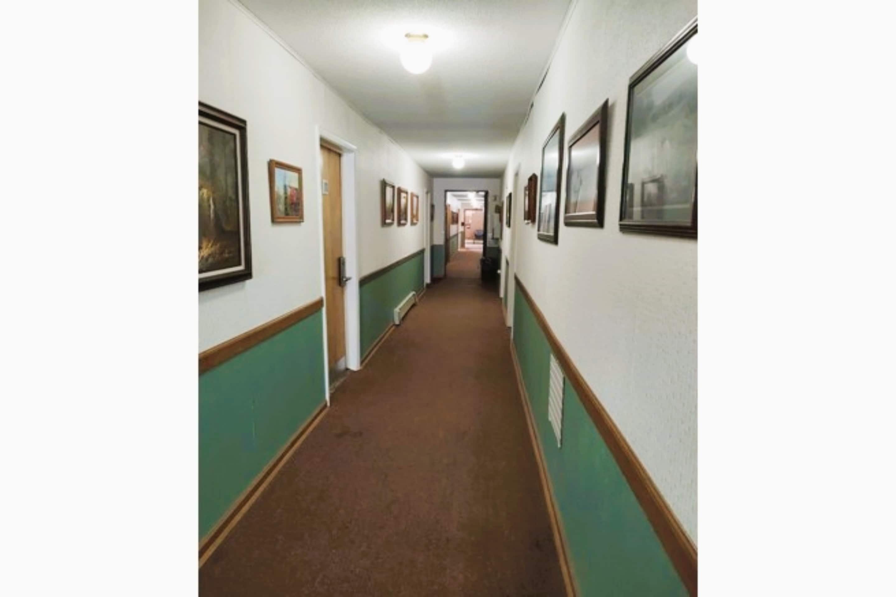 Hotels Voyageur at International Falls MN 16/25