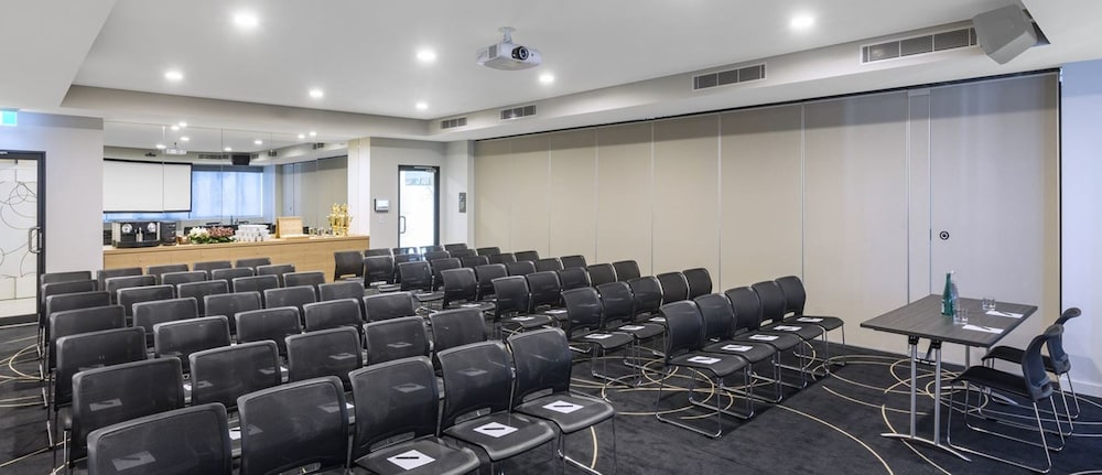 SKYE Hotel Suites Parramatta 36/49