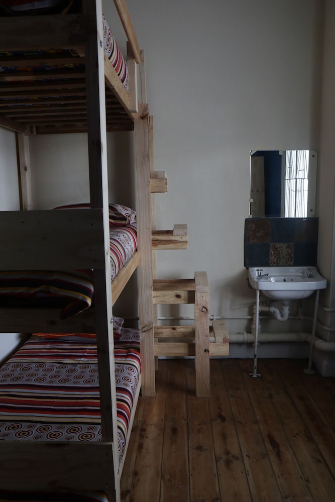 Urban Hive Backpackers 46/50