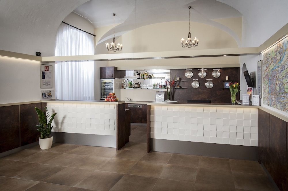 Petr Hotel 3/54
