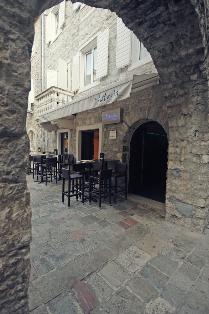 Astoria Budva 56/59