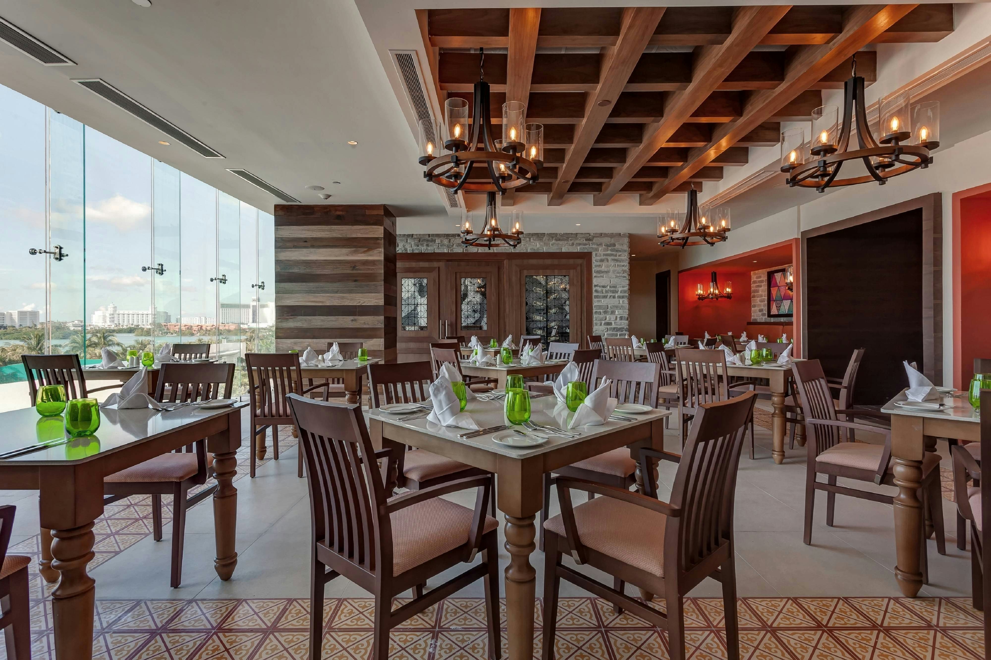 Royalton CHIC Cancun, An Autograph Collection (ex Royalton Cancun) 48/71