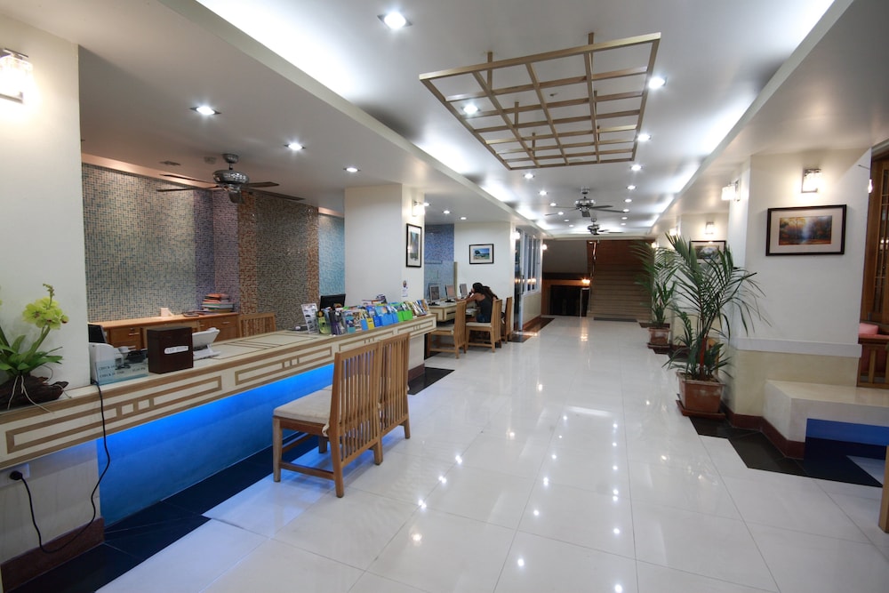 First Residence Hotel 39/48