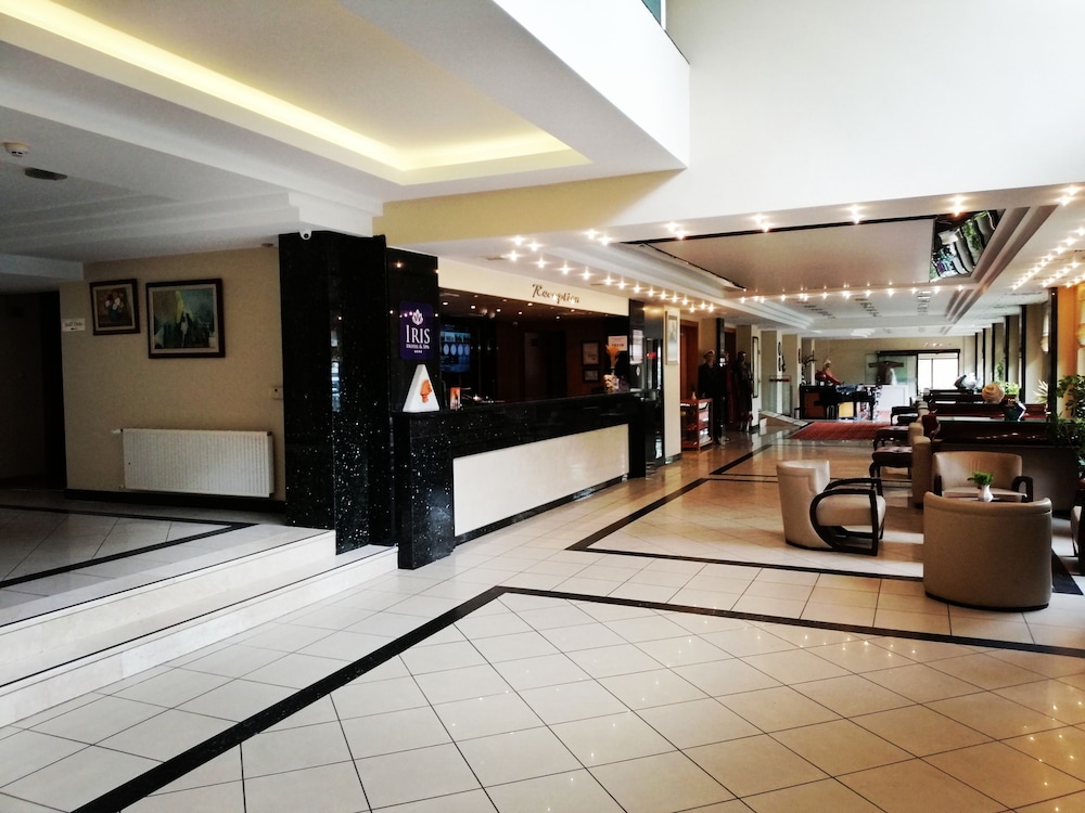 IRIS HOTEL 9/48