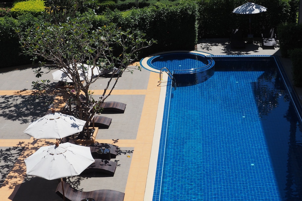 The Malika Hotel 66/74