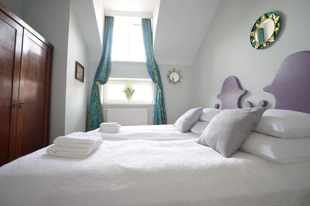 CRYSTAL SUITES CHEZ HELENA 31/64