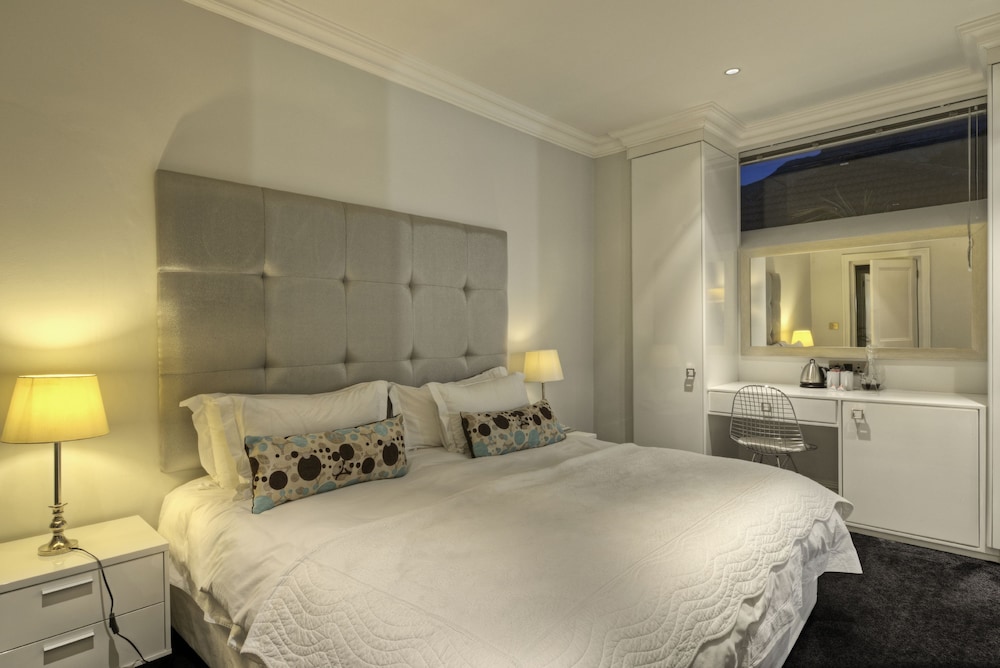 Three Boutique Hotel 36/79