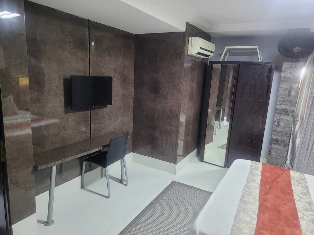 Newland Luxury Apartments 46/50