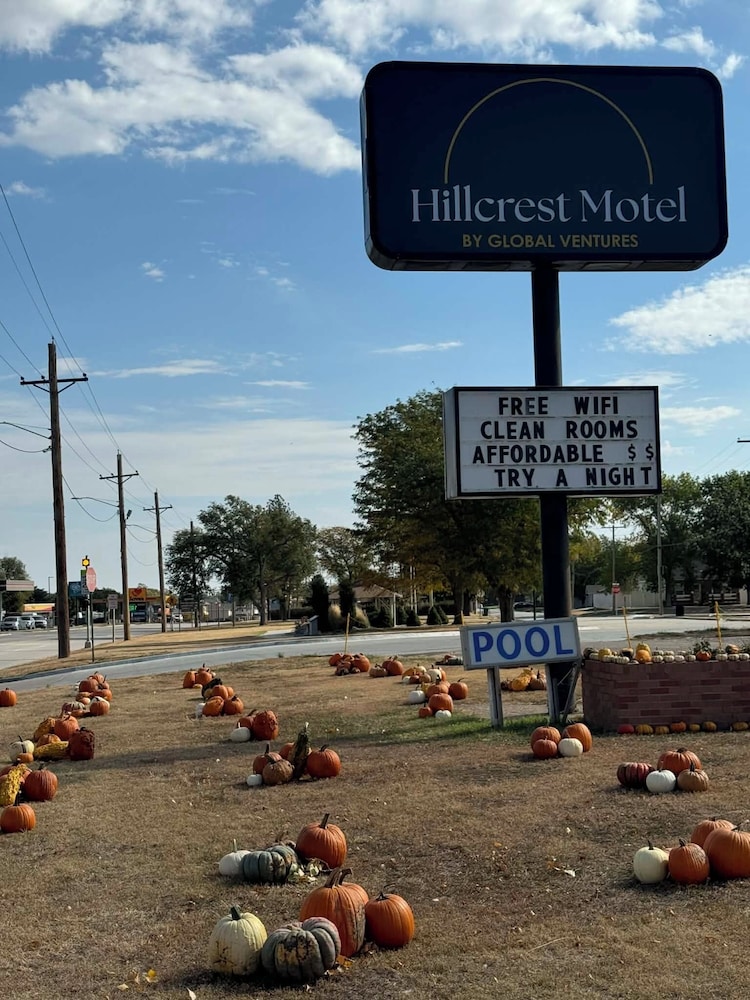 Hotel O Hillcrest Norton KS Hwy 36 33/43