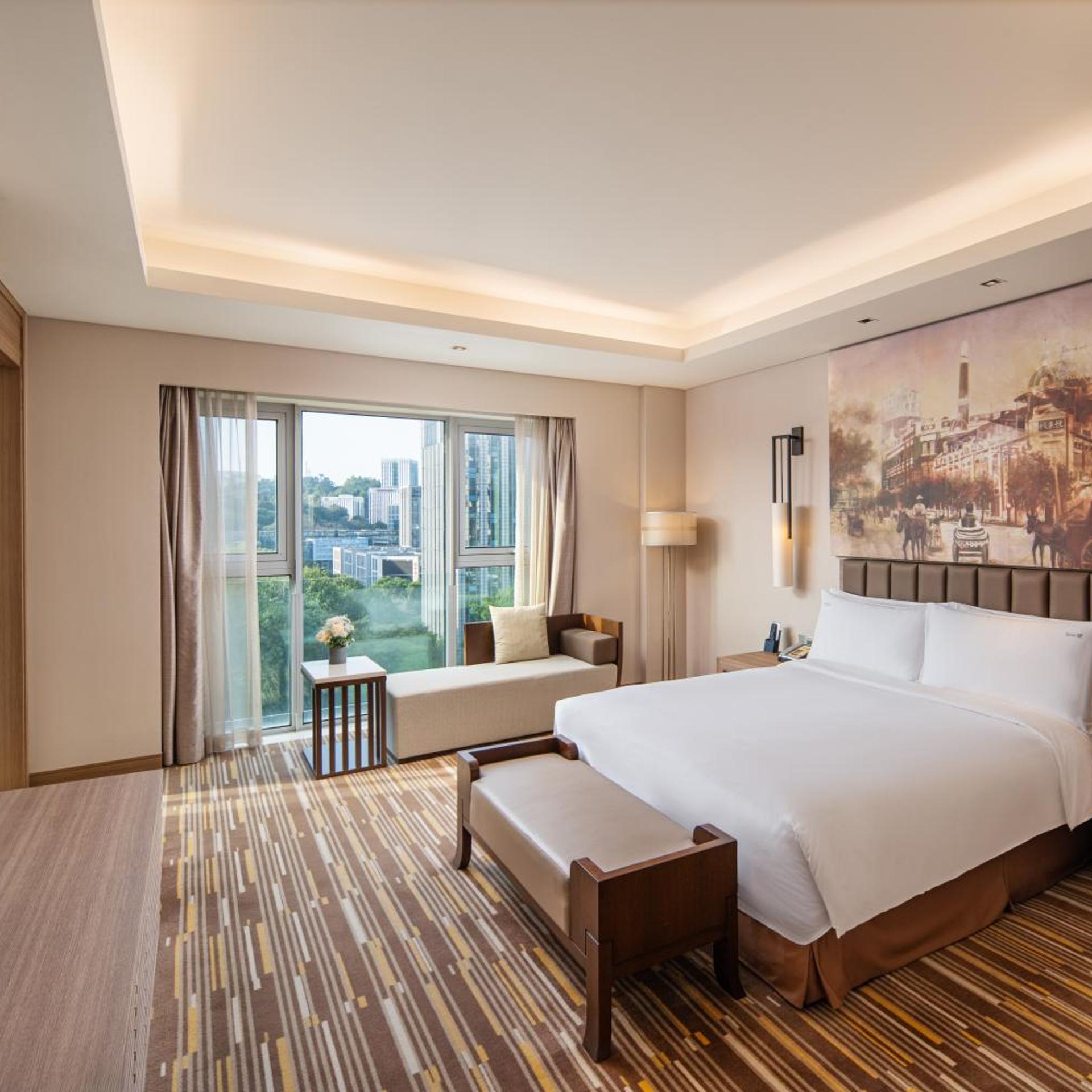1 Bedroom, Study, Suite, King Bed، HOLIDAY INN GUANGZHOU SCIENCE CITY 2/9
