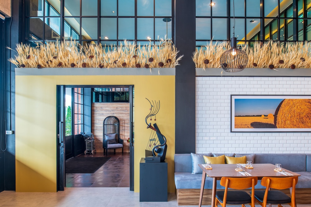 Mayson Place Hotel 25/30