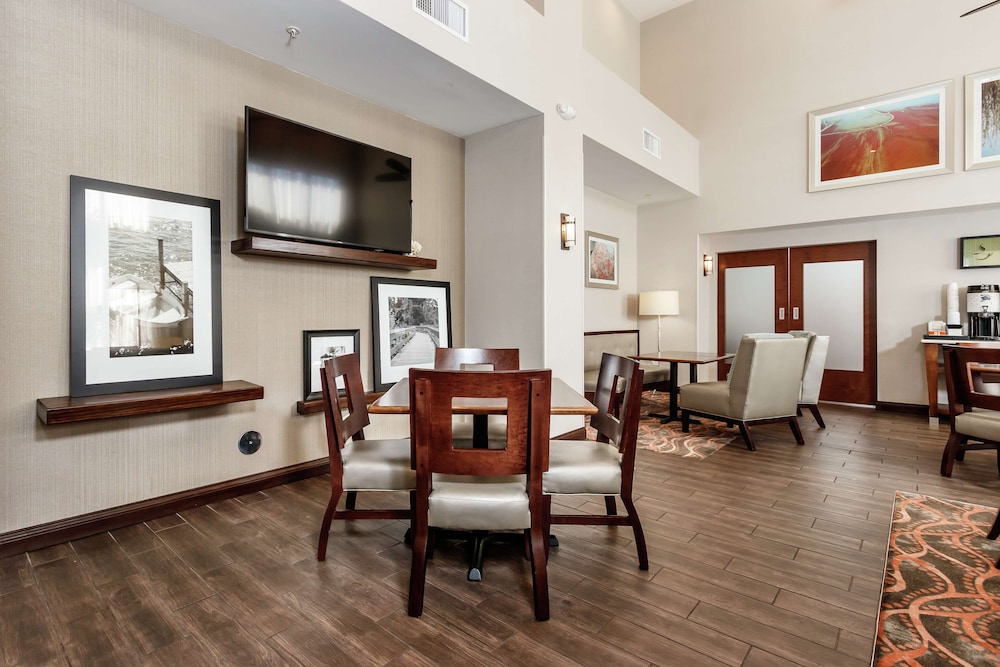 Hampton Inn and Suites Navarre 43/53