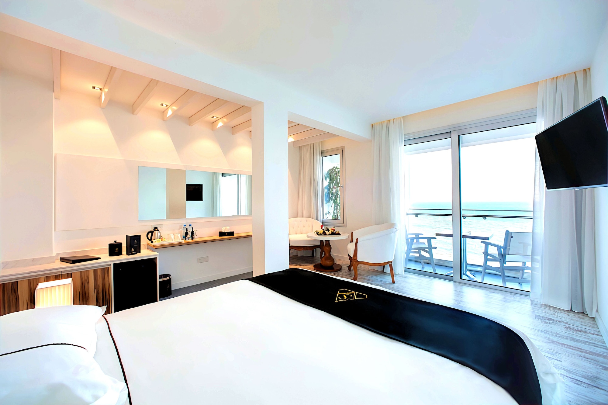 غرفة سوبيريور بسرير كوين بإطلالة على البحر بشرفة، The Ciao Stelio Deluxe Hotel - Adults Only 3/10
