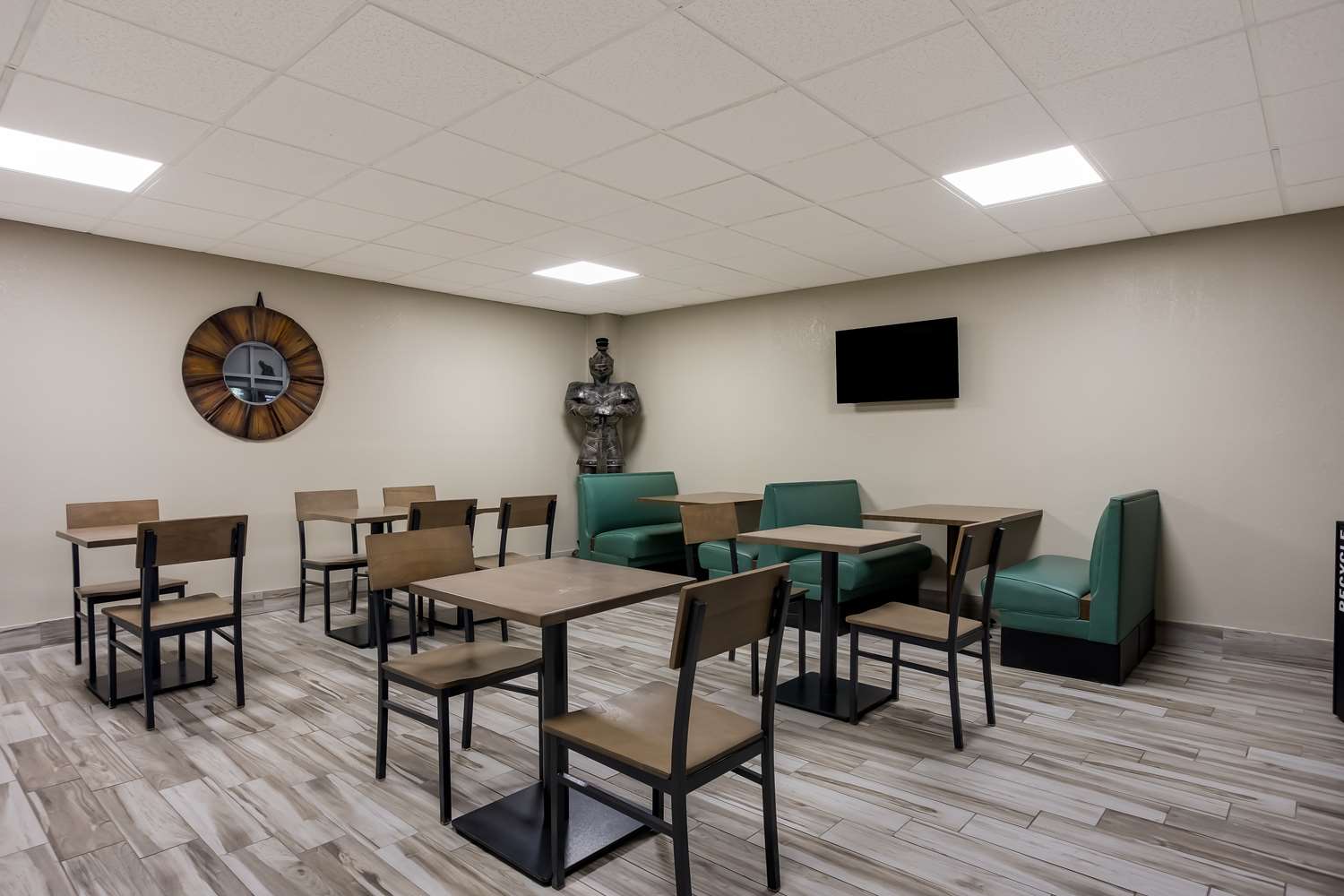 Surestay Hotel By Best Western Higginsville 9/11