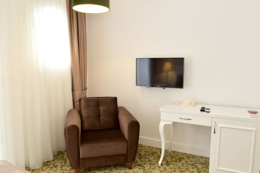The Olive Tree Hotel 34/50