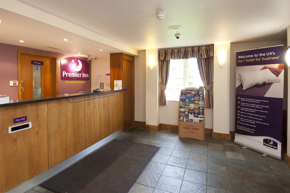Premier Inn Manchester (Handforth) 6/41
