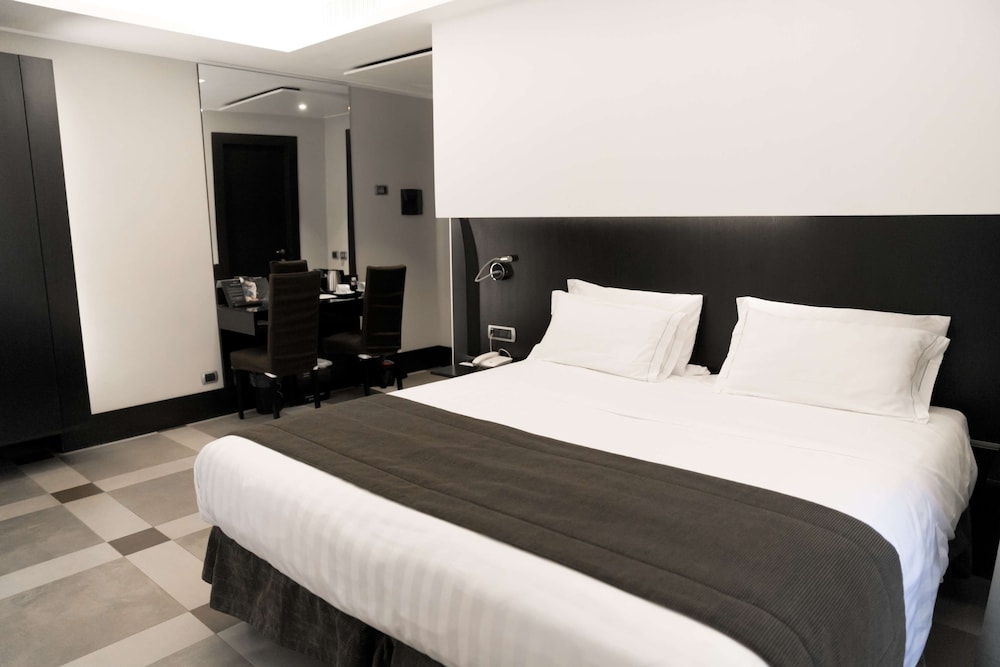 COMFORT, KING BED