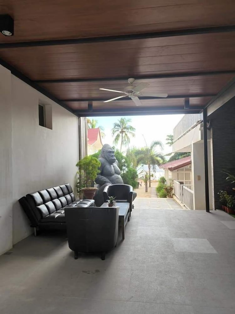 Stunning Republic Beach Resort 36/58
