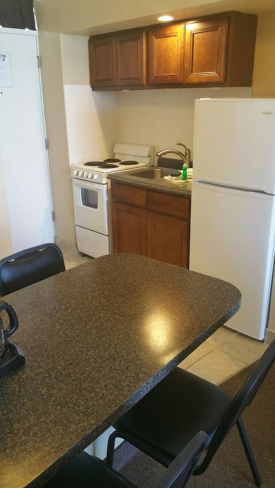 Cove Motel Oceanfront 12/46