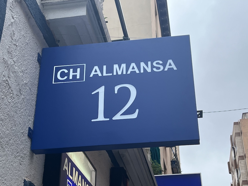 Hostel Almansa 7/50