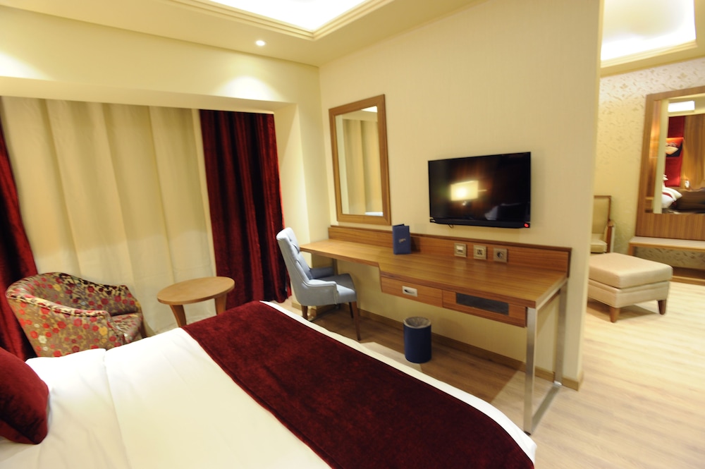 Gems Hotel 25/74