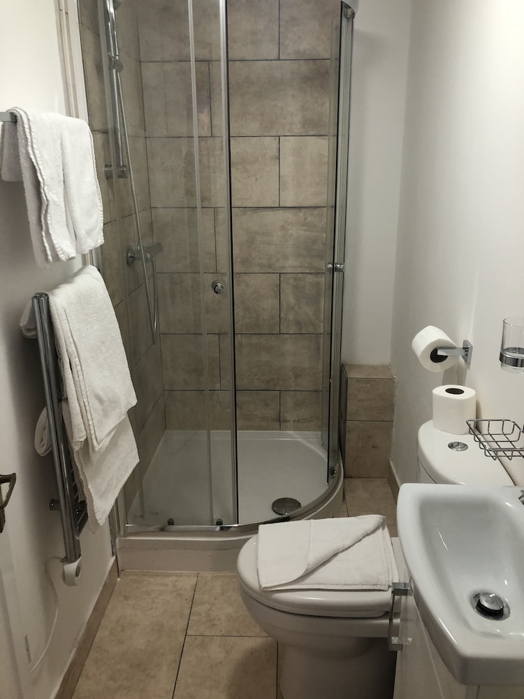 Bourne Hall Hotel 42/47